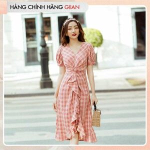 Giian - Váy kẻ cổ chữ V, đầm đuôi cá xoắn eo giấu bụng trẻ trung, năng động - Alita Dress - thiết kế chính hãng - V2243