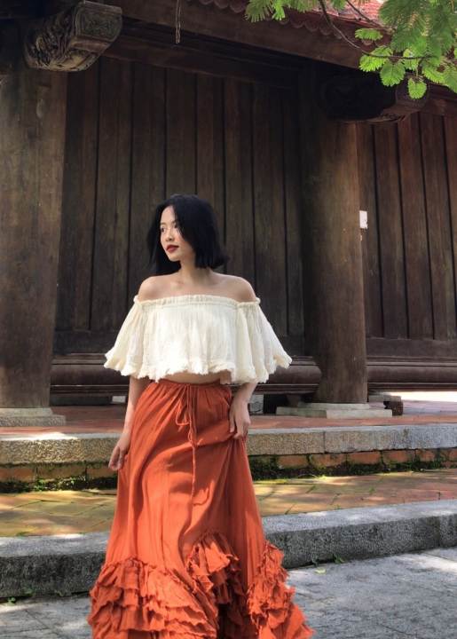 MORI – Áo kem croptop xô bẹt vai bèo lai