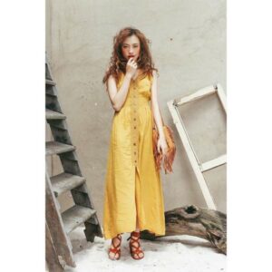 MORI - Đầm xô sát nách nút gỗ xẻ tà