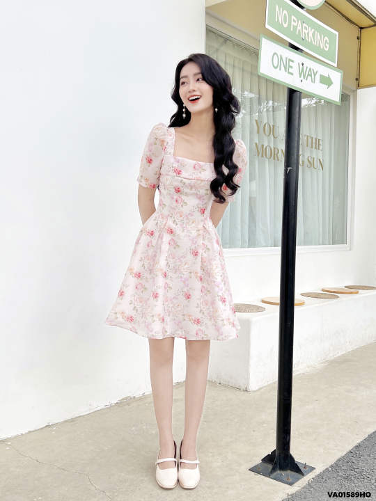 Cắt Mã  Váy Hoa Cổ Vuông Dáng Dài NBPBE