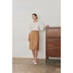 Nosbyn – Chân Váy Lửng Xẻ Bên