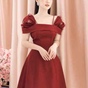 RẬP - Đầm Đỏ Xòe Tay Ngang Đính Hoa - JANIE 12