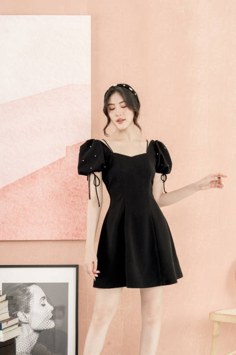 RẬP – Đầm Đen Cổ Tim Tay Phồng Đính Hạt – PUBBI 01 ĐEN