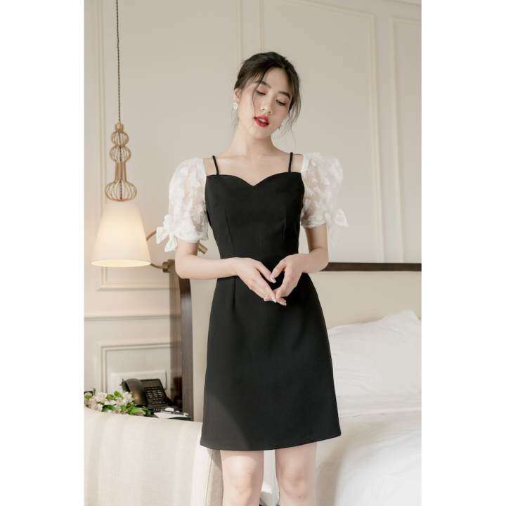 RẬP – Đầm Đen Hai Dây Tay Ren Bướm – R 02