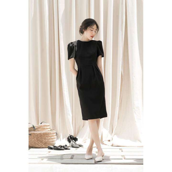 RẬP – Đầm Đen Tay Phồng Có Nhún Trên Vai Cổ Đính Hạt – NUDE 08