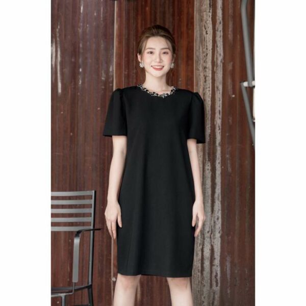 RẬP - Đầm Đen Tay Phồng Đính Đá Trên Cổ - TITI 04