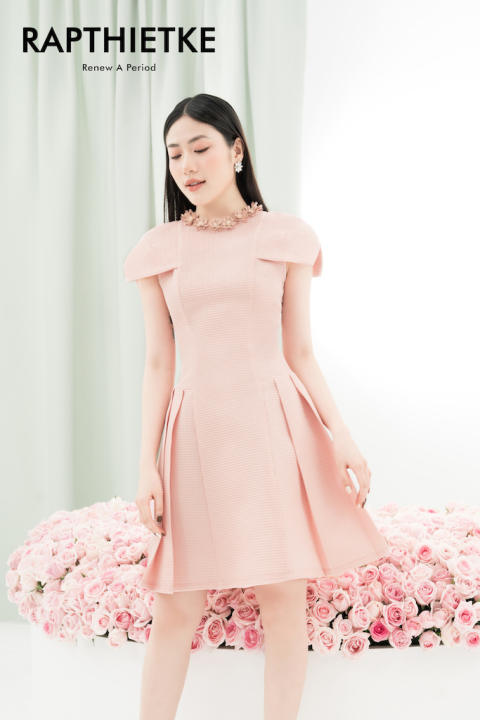 RẬP – Đầm Hồng Cổ Tròn Tay Lỡ Tùng Xếp Ly – PRETTY 05