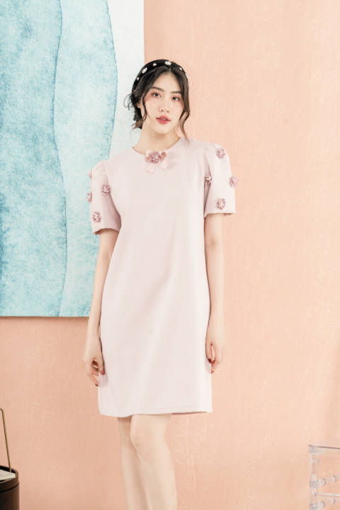 RẬP – Đầm Hồng Tay Phồng Nơ Cổ Có Đính Hoa – TWINS 04 HỒNG