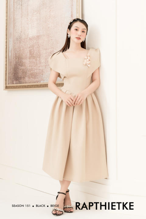 RẬP – Đầm Nâu Cổ Vuông Hai Dây Tay Lỡ Tùng Xòe – BEIGE 04