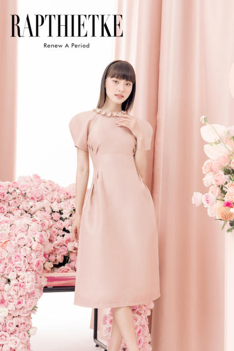 RẬP – Đầm Tay Ngắn Cổ Tròn Đính Hoa – ANNI 03