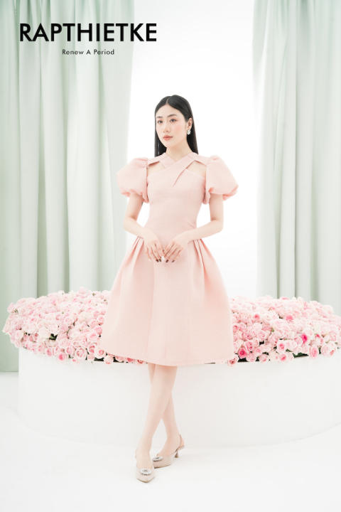 RẬP – Đầm Tay Phồng Cổ Chéo Thân Xếp Ly Hông – LOVER 06 HỒNG PRIN