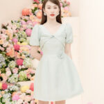 RẬP – Đầm Xanh Cổ Chéo Tùng Xòe Cài Hoa Eo – MINTY 09