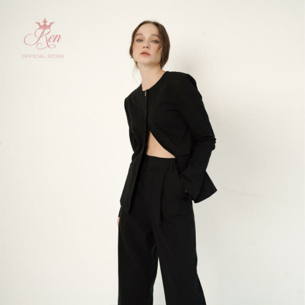 REN - Áo Khoác Cổ Tròn Tay Dài Màu Đen