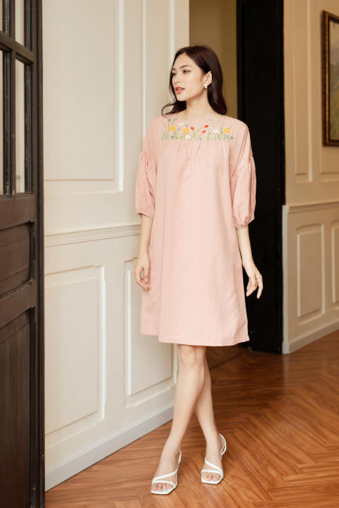 VANIA – Đầm suông thêu vai d20037