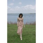 BLOOMING MIDI DRESS ver 5 – Váy dây hoa nhí xoắn ngực – SOLID
