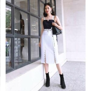 Chân váy ôm kaki viền trắng đen dãy nút 2 bên xẻ tà-Nguyen.atelier