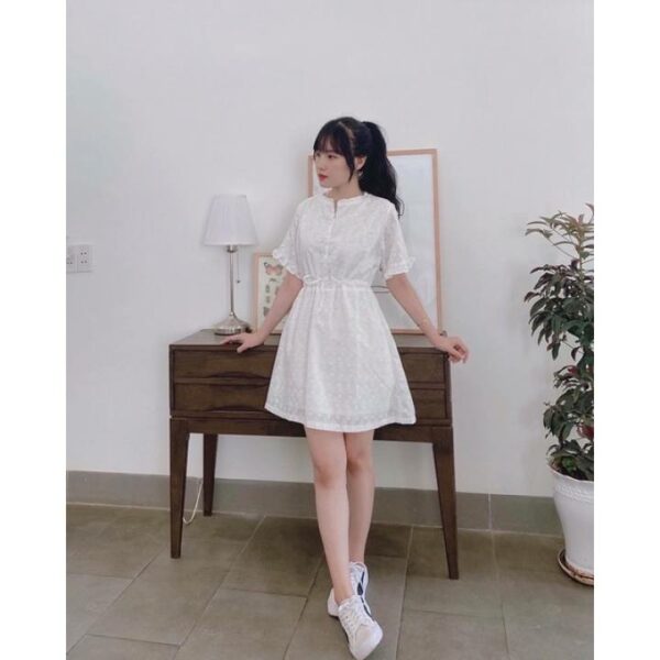 Đầm hoa nổi form ngắn