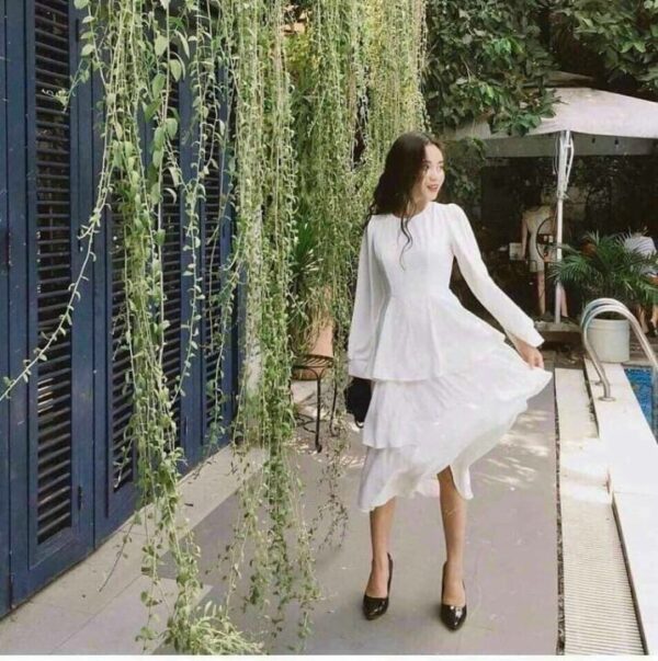 Đầm tầng trắng cổ tròn đẹp suất sắc, lót dày đẹp (Freesize) - Rossy Fashion