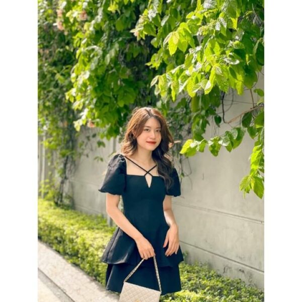 Đầm thiết kế Wonderhouse cô vuông tay phồng tiểu thư đang xoè nhẹ - Mera Dress