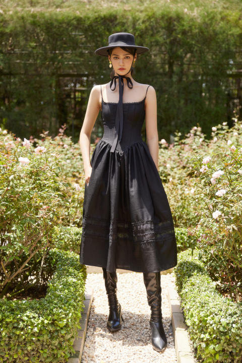 JUBIN STUDIO I Đầm corset cổ vuông thanh lịch (Colbie Dress)