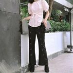 Quần ống đứng loe phối dãy nút xẻ giữa chất liệu co giãn-Nguyen.atelier