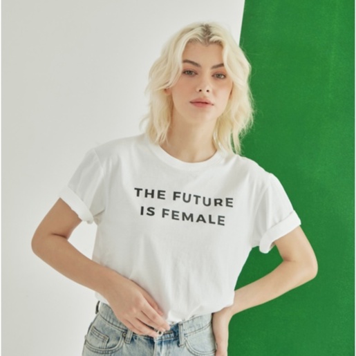 COCO SIN – Áo Thun Cổ Tròn Phom Suôn In Logo Trắng The Future Is Female