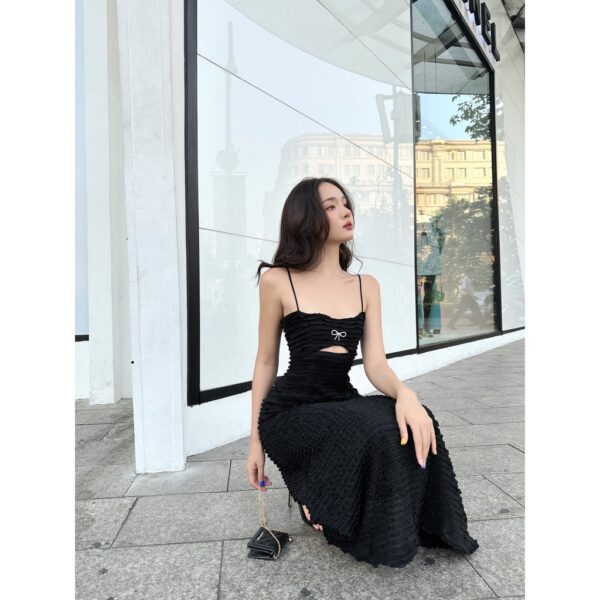 COCO SIN - Đầm 2 Dây Đen Cut Out Đính Nơ