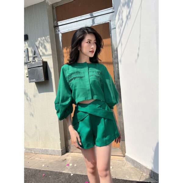 COCO SIN - Quần Short Xanh Đính Nút - Hình ảnh 2
