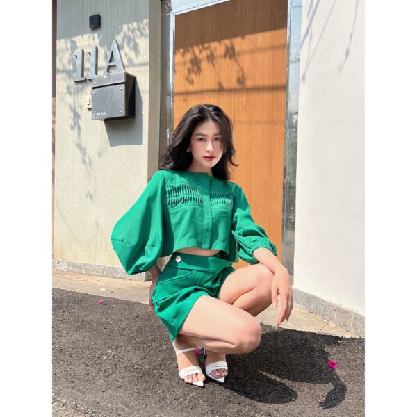 COCO SIN - Quần Short Xanh Đính Nút - Hình ảnh 4