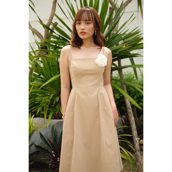 [Mã BMLTM100 giảm đến 100K đơn 499K] LYZA - Đầm beigie hai dây - Hình ảnh 2