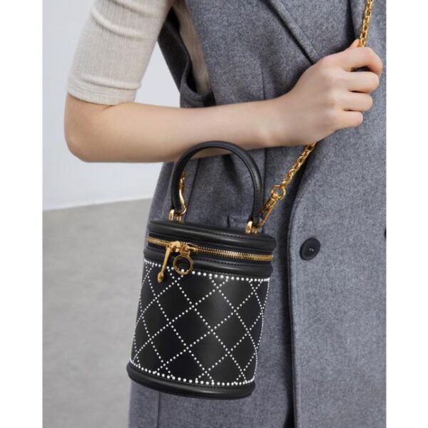 Túi xách phụ nữ mùa xuân CHARLES and KEITH CK2-10701260 Túi đeo chéo chuỗi kim cương thời trang - Hình ảnh 4